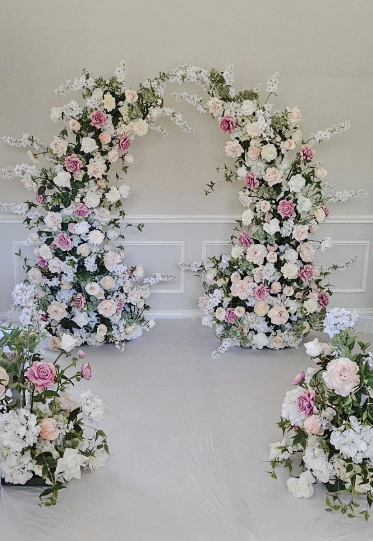 Blushing Blooms Aisle Flowers