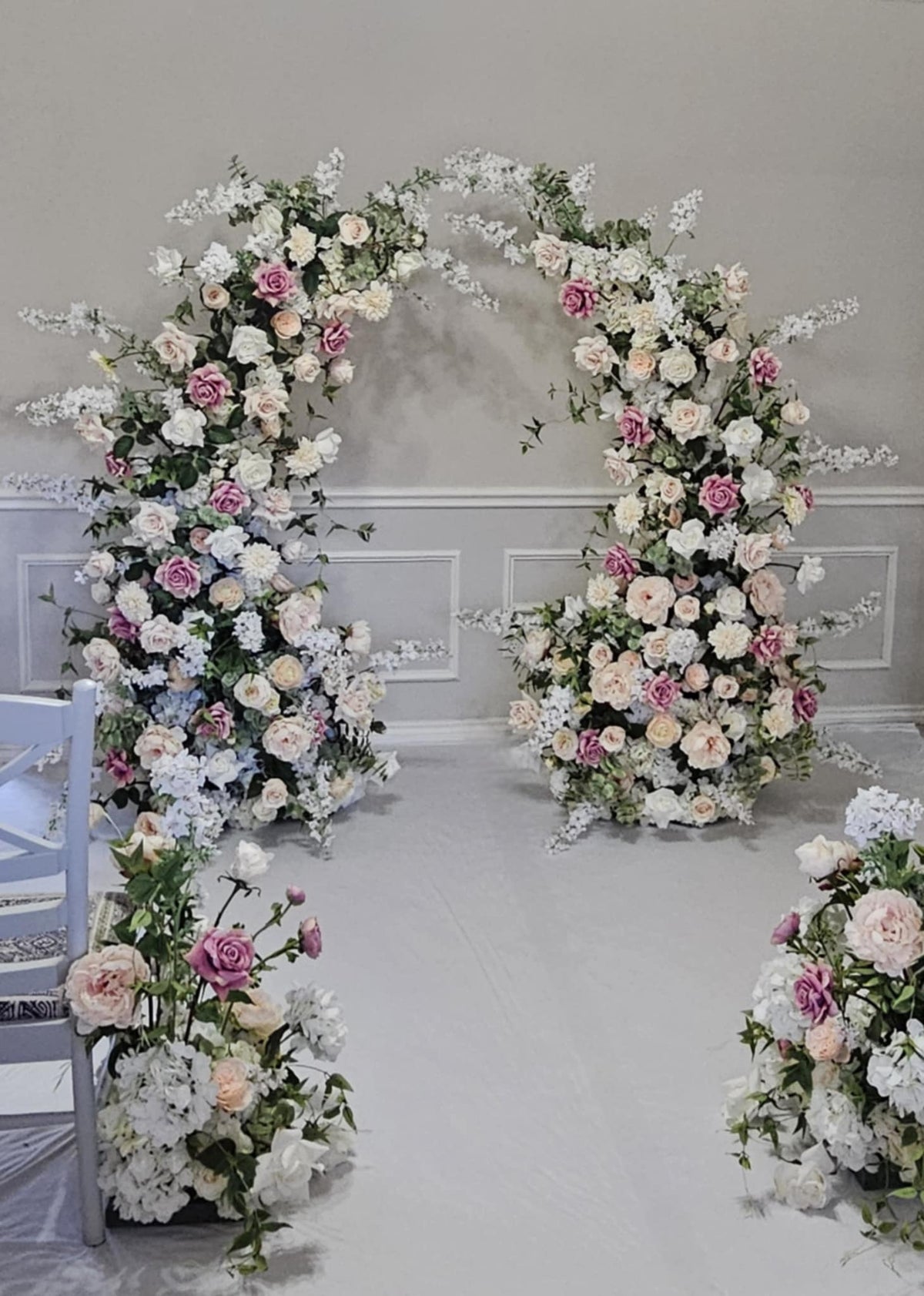 Blushing Blooms Aisle Flowers